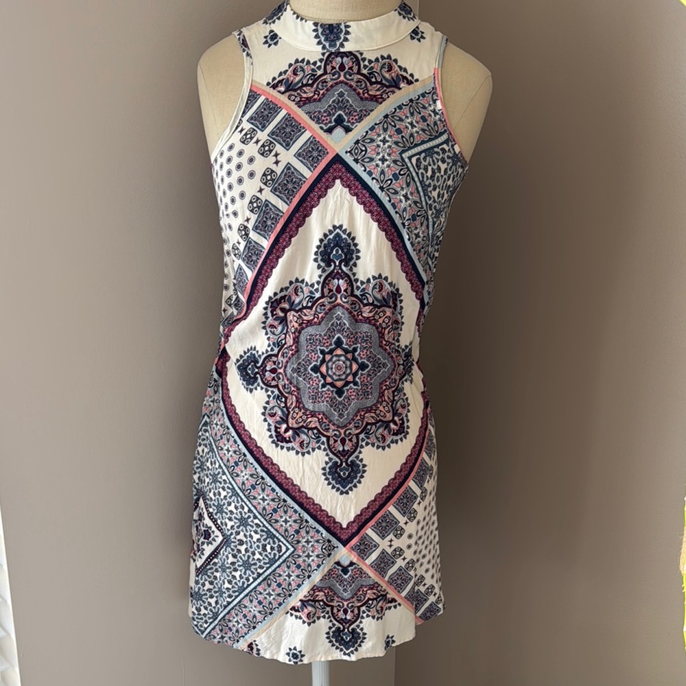 Elegant Patterned Sleeveless Dress